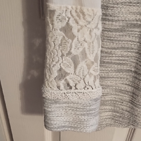 Style & Co. Gray and Cream Lace Long Sleeve Top - Picture 2 of 4